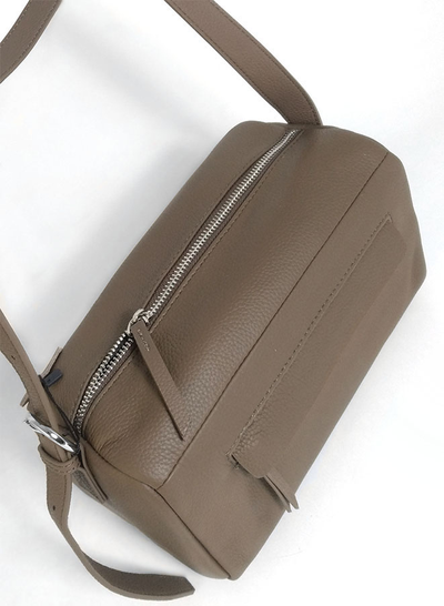 (АРТИКУЛ: 10062/1/2) СУМКА ЖЕНСКАЯ, НЕБОЛЬШАЯ, НАТУРАЛЬНАЯ КОЖА, ТЕМНО-БЕЖЕВАЯ, С ПЛЕЧЕВЫМ РЕМНЕМ