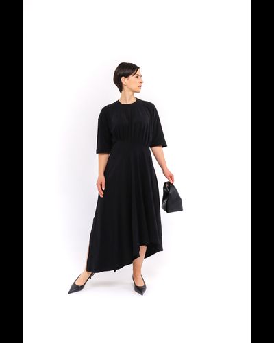 Платье-футболка с асимметричным подолом  (черный)