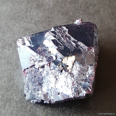 Куприт — кристаллы 34*30*16 мм