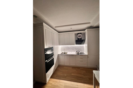 Кухня неоклассика белая