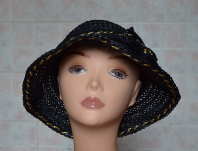 Черная женская шляпа летняя Vizio Италия 5706 F1 с золотым ободком