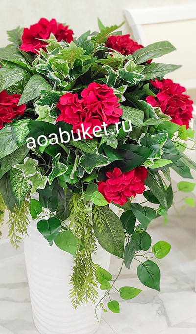 Напольная композиция из искусственных цветов с красной гортензией № НП028/Купить в СПБ на АОАБУКЕ