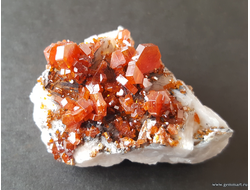 Ванадинит на барите с присыпкой. Марокко. 41*30*20 мм