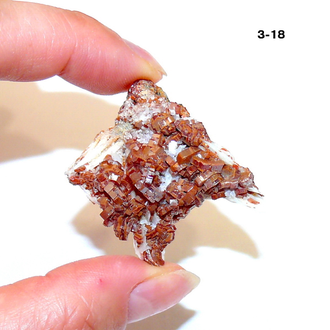 Ванадинит натуральный (щетка) №3-18: 37*27*17мм