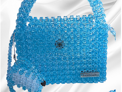 Элегантная сумочка из бусин с брелоком, цвет голубой