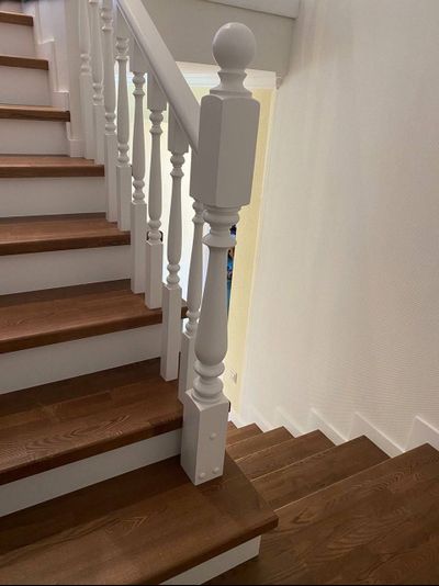 Деревянная лестница из ясеня