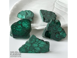 Малахит (мстр.Конго) срез средний 3-5 см, цена за штуку