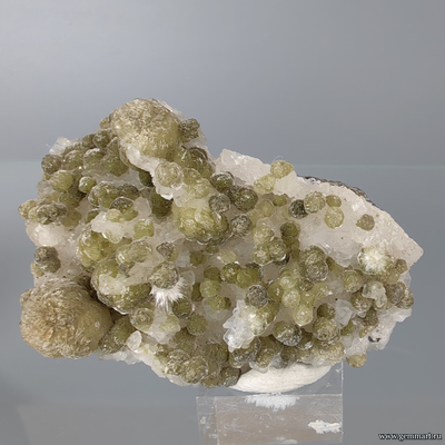 Апофиллит, стильбит, окенит, халцедон. Индия. 54*35*20мм