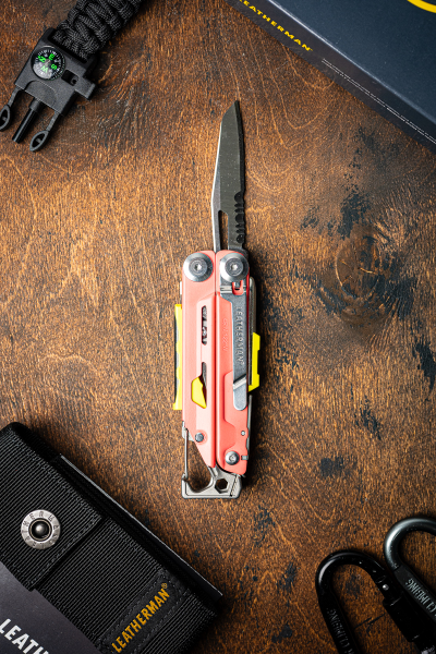 Leatherman Signal Guava