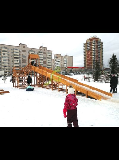 Зимняя деревянная горка "Snow Fox 12 м" с двумя скатами (две лестницы)