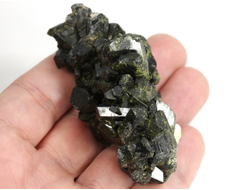 Эпидот, сросток кристаллов, Перу (68*35*30 мм, 101 г) №35871