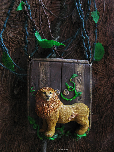 Колье "Аслан. Хроники Нарнии" (пышное колье с подвеской ручной работы)