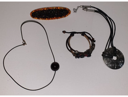 233-2/ Набор бижутерии б/у: заколка янтарь, кулон металл, подвеска с камнем, браслет