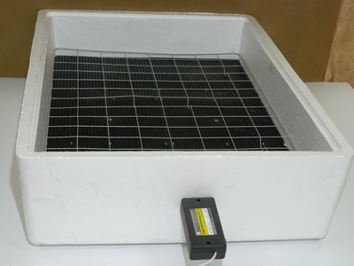 Автоматический инкубатор ИБ3НБ на 104 яйца с терморегуляторами 220 В и 12 В (с электроприводом ЭП-5) / вариант 4