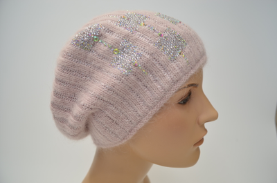 Вязаный берет со стразами
