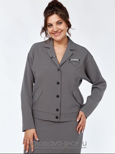 Стильный костюм в деловом стиле, состоит из жакета и юбки