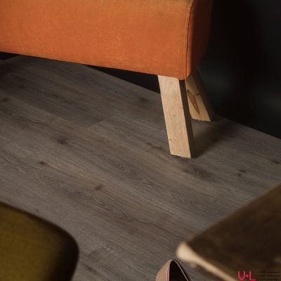 SPC ламинат Respect Дуб Престиж 4211 43 класс толщина 5 мм с фаской и подложкой замковый 2.2448 м2