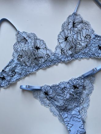 Gigi Blue Black lace