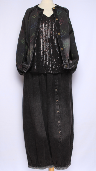 Джинсовка-бомбер "ЦВЕТНЫЕ ШТРИХИ" черная, синяя р.46-52