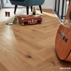 Паркетная доска PS 500 Meister Дуб витал Легкое морение 8811 в интерьере