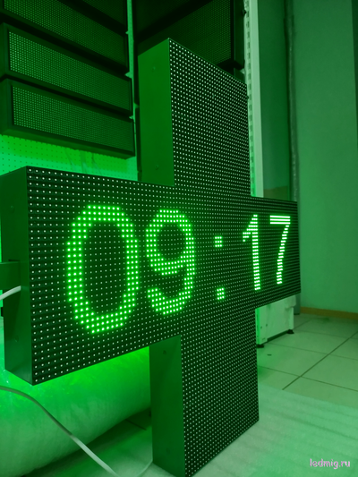 Светодиодный аптечный крест 1010*1010мм RGB Р10