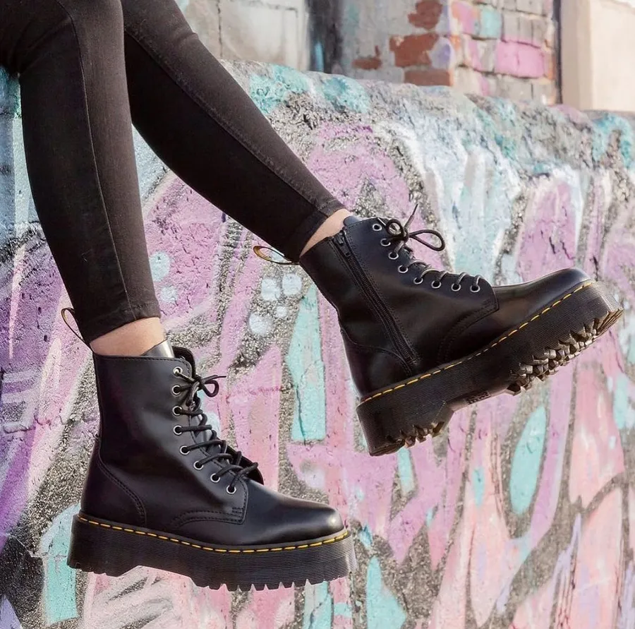 dr. martens женские ботинки черного цвета