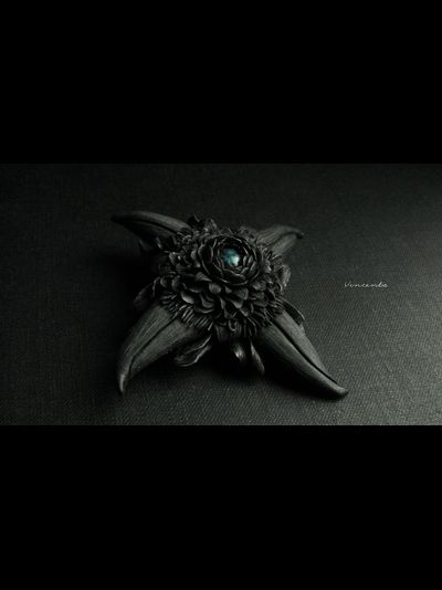 "Цветок Ворона". Комплект украшений (кольцо и брошь) в готическом стиле из коллекции "Рейвенсвуд"