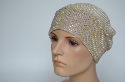 Женский головной убор со стразами
