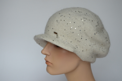 Кепка с козырьком женская вязаная Италия