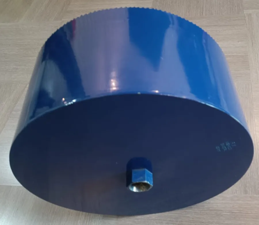 Биметаллическая коронка диаметр 427 мм глубина 200  с наваренной резьбой  креплением  1 1/4 для алмазной дрели 