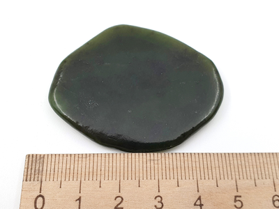 Нефрит, галтовка, Россия, Бурятия (48*40*5 мм, 19 г) №28212