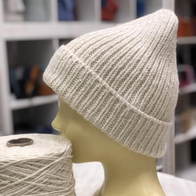 Millefili  100% WS кашемир MONGOLIAN с ниточкой мохера и ниткой вискозы с микропайетками  8*2/27 165 м в 100 гр. цв. молочный