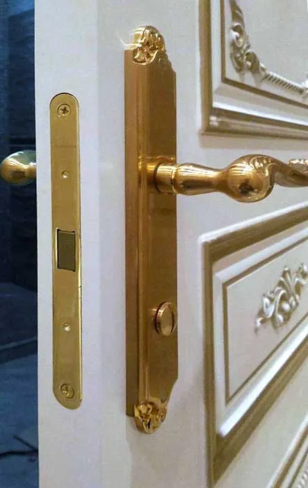 Дверная фурнитура