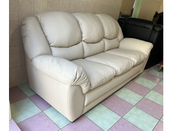 Финский кожаный диван-кровать. Pohjanmaan.