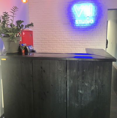 стол-река, барная стойка, ресепшн, мебель для барбершопа, мебель для парикмахерской, мебель в салон