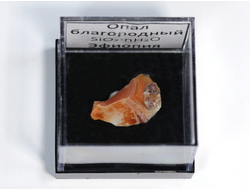 Опал благородный в пластиковом боксе, Эфиопия (15*8*6 мм, 0,6 г) №19752