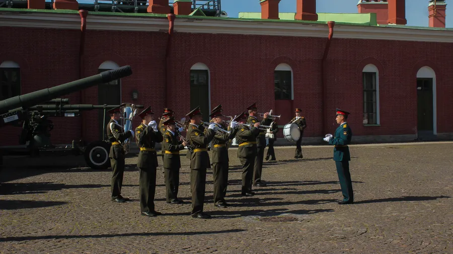 Военный оркестр в Петропавловской крепости