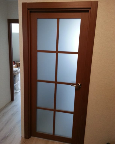 OPTIMA PORTE/ TURIN 541.2222 ОРЕХ КЛАССИЧЕСКИЙ/ САТИН СВЕТЛОЕ. ПОЛОТНО ОСТЕКЛЕННОЕ