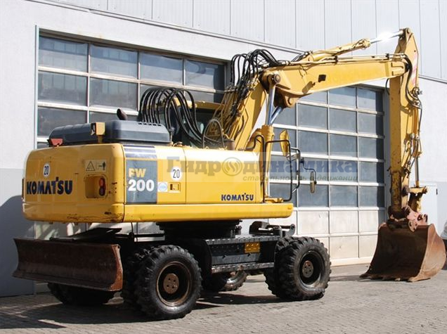 Экскаватор PW200-7 производства Komatsu