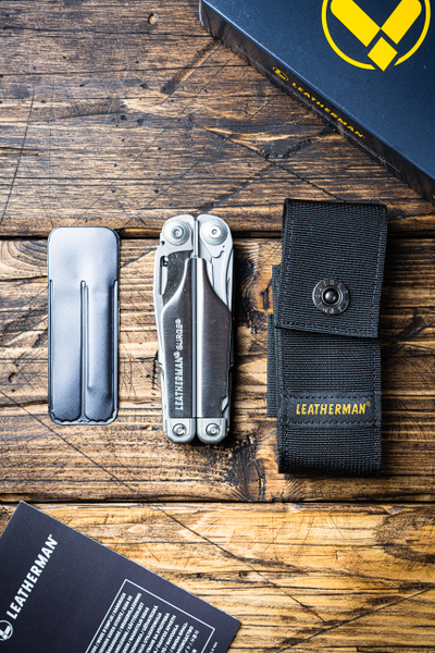 Leatherman Surge с чехлом на кнопке