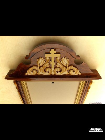 Киот настенный с резьбой по дереву