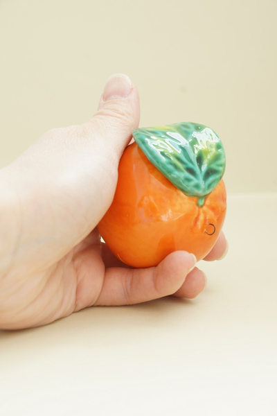 Мандарин с листком