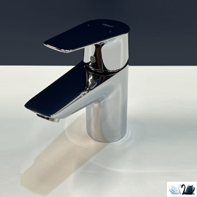 Набор смесителей Grohe BauEdge (для ванной 23604001, для раковины 23330001, душевой гарнитур 27926003 с лейкой, штангой и полочкой)