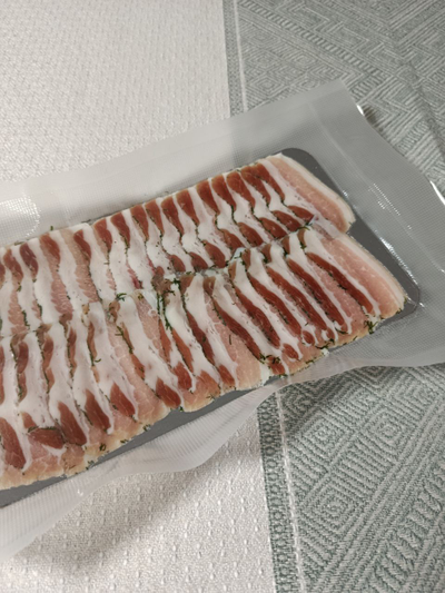 Сало домашнее с чесноком в укропе в нарезку | ферма СытникЪ