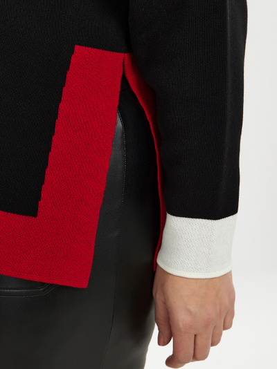 Джемпер черный с высоким воротом