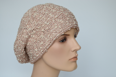 Розовый берет весна