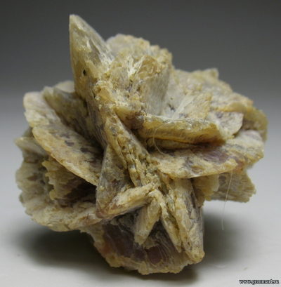 Кварц по селениту. США. 25*25*25мм.