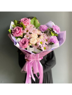 БУКЕТ В СИРЕНЕВОЙ ГАММЕ С РОЗАМИ И ГВОЗДИКАМИ - ( АРТ. С21)