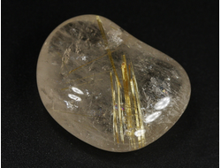 Кварц с рутилом (рутиловый), галтовка, Бразилия (28*21*10 мм, 10,4 г) №35192
