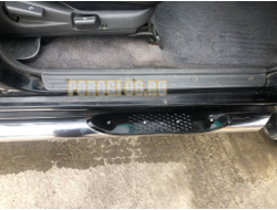 Пороги труба с проступью с нержавеющим листом d76 для Mitsubishi Pajero Sport (1998-2007)